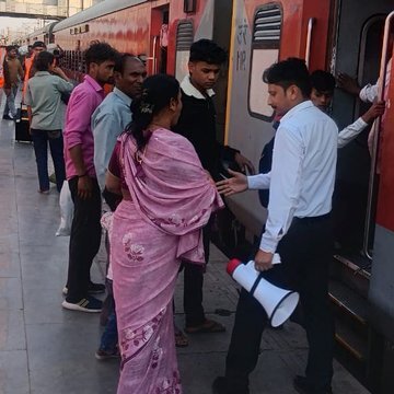 Railways intensifies Holi arrangements as millions travel home across zones